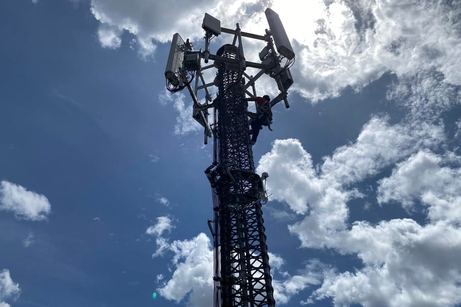 IsoTruss carbon fiber composite tower structure